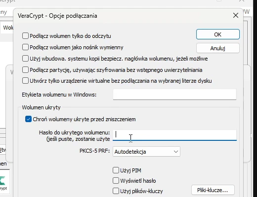 Okno „VeraCrypt - Opcje podłączania” z zaznaczonym polem „Chroń wolumeny ukryte przed zniszczeniem” w sekcji „Wolumen ukryty” oraz polem na hasło do ukrytego wolumenu.