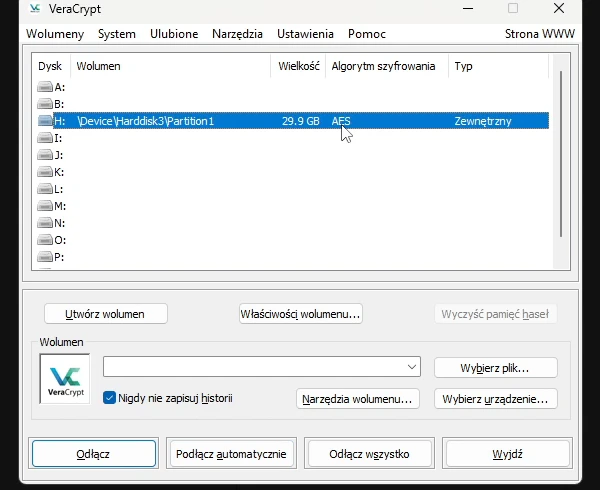 Główne okno VeraCrypt z zamontowanym wolumenem o wielkości 29,9 GB i wartością „Zewnętrzny” w kolumnie Typ.